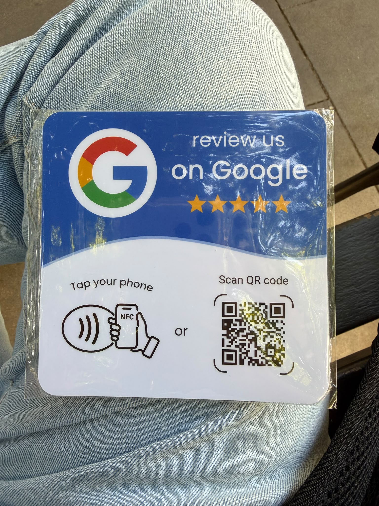 Tarjeta NFC + QR — lámina adhesiva para reseñas de Google